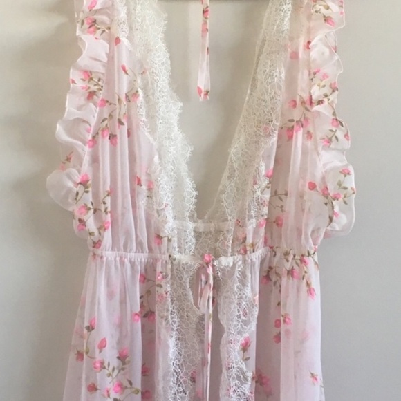 RARE Victoria’s Secret Chiffon Rose Robe - Picture 3 of 10